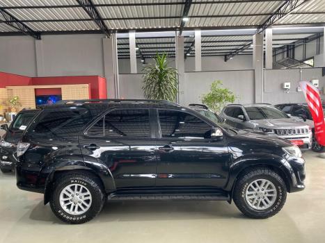 TOYOTA Hilux SW4 3.0 16V 4P SRV 4X4 TURBO DIESEL AUTOMTICO, Foto 4