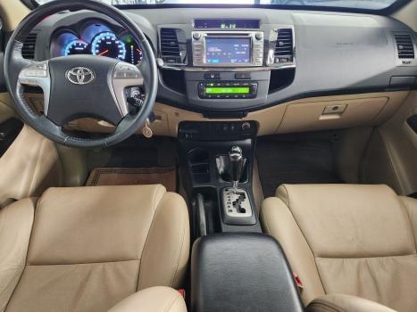 TOYOTA Hilux SW4 3.0 16V 4P SRV 4X4 TURBO DIESEL AUTOMTICO, Foto 7