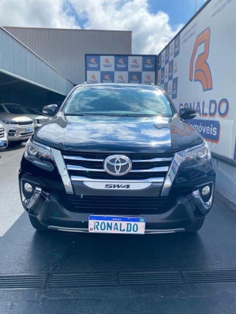 TOYOTA Hilux SW4 , Foto 2