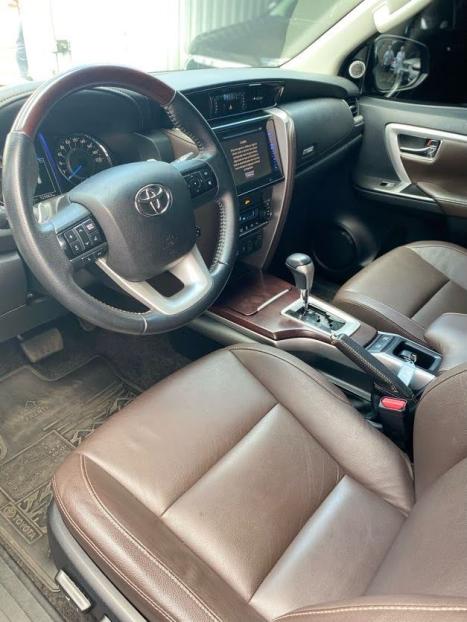 TOYOTA Hilux SW4 , Foto 6