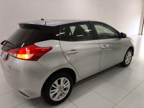 TOYOTA Yaris Hatch 1.3 16V 4P FLEX XL PLUS TECH MULTIDRIVE AUTOMTICO CVT, Foto 9