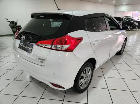 TOYOTA Yaris Hatch 1.5 16V 4P FLEX XL PLUS CONNECT MULTIDRIVE AUTOMTICO CVT, Foto 9