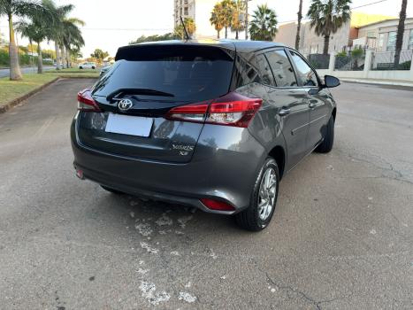 TOYOTA Yaris Hatch 1.5 16V 4P FLEX XS MULTIDRIVE AUTOMTICO CVT, Foto 3