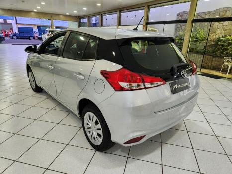 TOYOTA Yaris Hatch 1.3 16V 4P FLEX XL MULTIDRIVE AUTOMTICO CVT, Foto 5