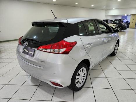 TOYOTA Yaris Hatch 1.3 16V 4P FLEX XL MULTIDRIVE AUTOMTICO CVT, Foto 9