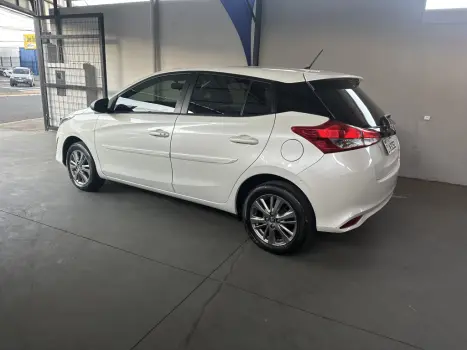 TOYOTA Yaris Hatch 1.3 16V 4P FLEX XL MULTIDRIVE AUTOMTICO CVT, Foto 1