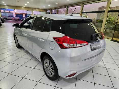 TOYOTA Yaris Hatch 1.5 16V 4P FLEX XL PLUS CONNECT MULTIDRIVE AUTOMTICO CVT, Foto 5
