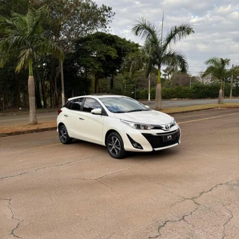 TOYOTA Yaris Hatch 1.5 16V 4P FLEX XLS MULTIDRIVE AUTOMTICO CVT, Foto 3