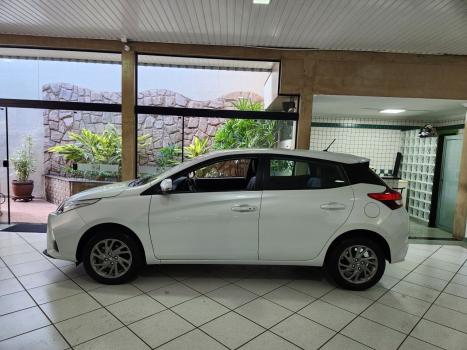 TOYOTA Yaris Hatch 1.5 16V 4P FLEX XS CONNECT MULTIDRIVE AUTOMTICO CVT, Foto 4