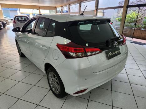 TOYOTA Yaris Hatch 1.5 16V 4P FLEX XS CONNECT MULTIDRIVE AUTOMTICO CVT, Foto 5