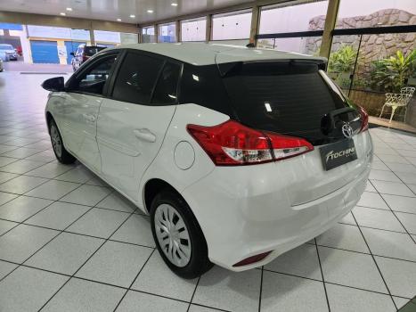 TOYOTA Yaris Hatch 1.3 16V 4P FLEX XL MULTIDRIVE AUTOMTICO CVT, Foto 5
