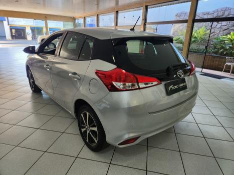 TOYOTA Yaris Hatch 1.5 16V 4P FLEX XS CONNECT MULTIDRIVE AUTOMTICO CVT, Foto 5