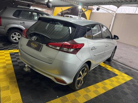 TOYOTA Yaris Hatch 1.5 16V 4P FLEX XLS MULTIDRIVE AUTOMTICO CVT, Foto 4