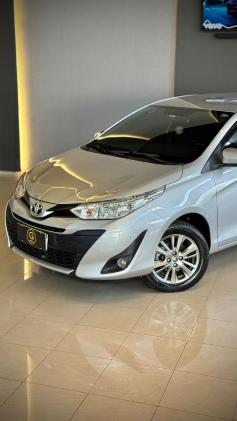 TOYOTA Yaris Hatch 1.5 16V 4P FLEX XL PLUS CONNECT MULTIDRIVE AUTOMTICO CVT, Foto 2