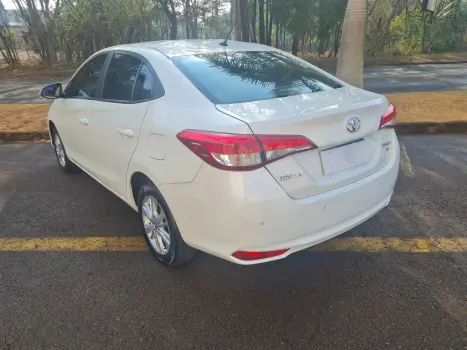 TOYOTA Yaris Sedan 1.5 16V 4P FLEX XL MULTIDRIVE AUTOMTICO CVT, Foto 4