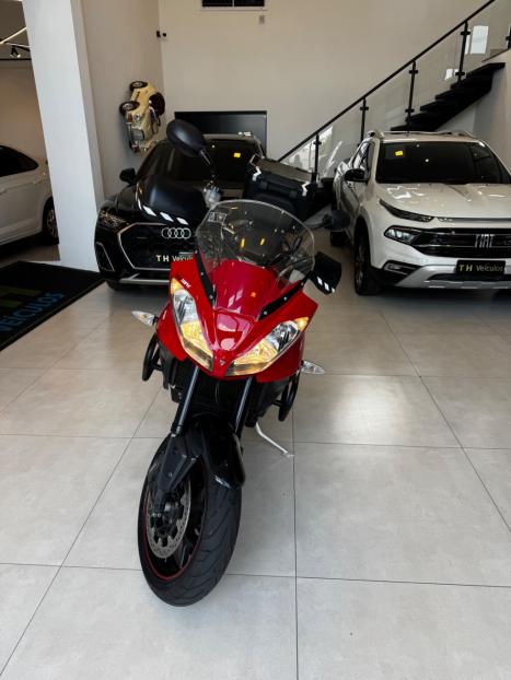 TRIUMPH Speed Triple 1050 R, Foto 2