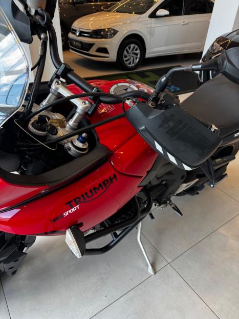 TRIUMPH Speed Triple 1050 R, Foto 3