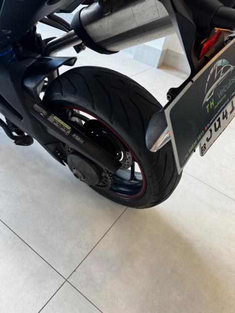 TRIUMPH Speed Triple 1050 R, Foto 11
