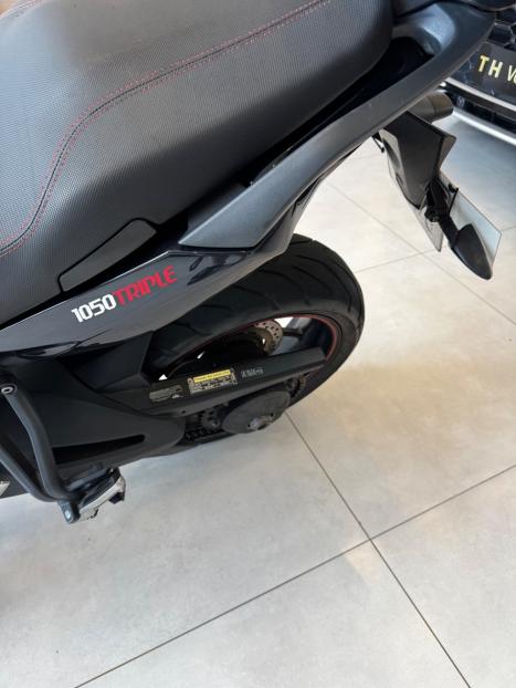 TRIUMPH Speed Triple 1050 R, Foto 14