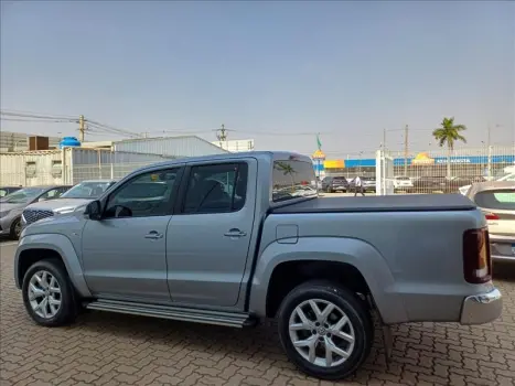 VOLKSWAGEN Amarok 3.0 V6 CABINE DUPLA HIGHLINE 4X4 TURBO INTERCOOLER AUTOMTICO, Foto 8