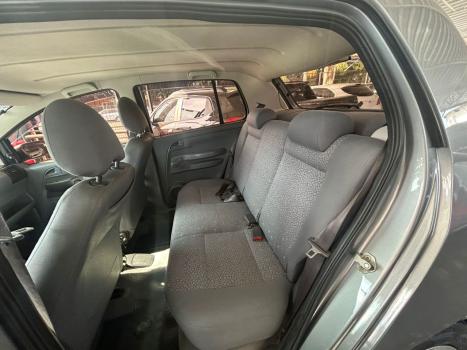 VOLKSWAGEN Fox 1.6 4P, Foto 8