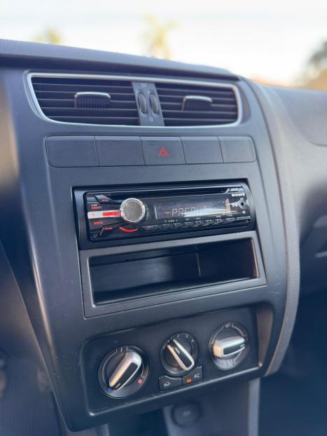 VOLKSWAGEN Fox 1.6 4P, Foto 6