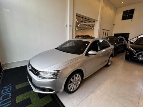 VOLKSWAGEN Jetta 2.0 4P FLEX CONFORTLINE TIPTRONIC AUTOMTICO, Foto 2