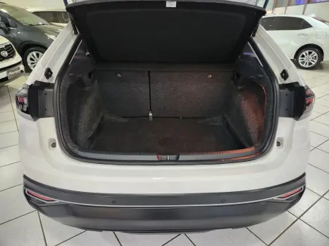 VOLKSWAGEN Nivus 1.0 4P FLEX 200 TSI COMFORTLINE TURBO AUTOMTICO, Foto 16