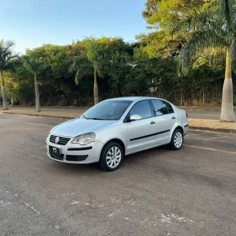 VOLKSWAGEN Polo Sedan 1.6 4P COMFORTLINE FLEX, Foto 1
