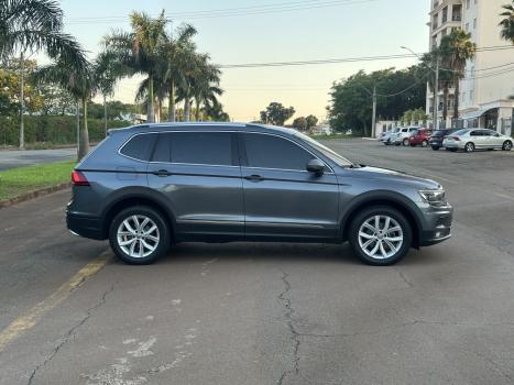 VOLKSWAGEN Tiguan 1.4 250 TSI TOTAL FLEX ALLSPACE COMFORTLINE TURBO AUTOMTICO TIPTRONIC, Foto 2