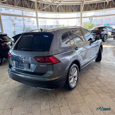 VOLKSWAGEN Tiguan 1.4 250 TSI TOTAL FLEX ALLSPACE COMFORTLINE TURBO AUTOMTICO TIPTRONIC, Foto 4