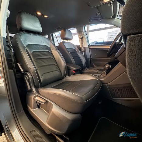 VOLKSWAGEN Tiguan 1.4 250 TSI TOTAL FLEX ALLSPACE COMFORTLINE TURBO AUTOMTICO TIPTRONIC, Foto 17
