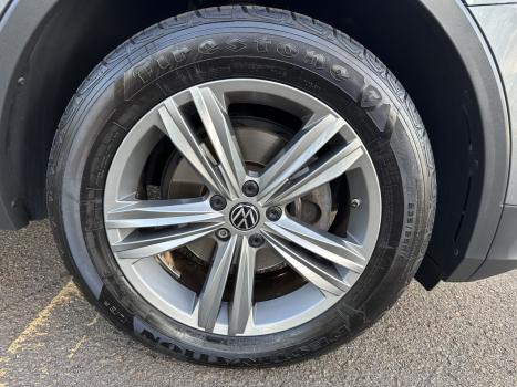 VOLKSWAGEN Tiguan 1.4 250 TSI TOTAL FLEX ALLSPACE COMFORTLINE TURBO AUTOMTICO TIPTRONIC, Foto 17