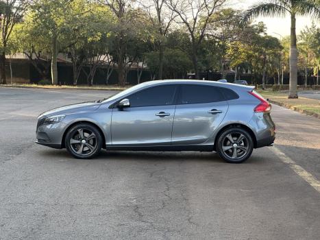 VOLVO V40 2.0 4P T4 KINETIC TURBO AUTOMTICO, Foto 4