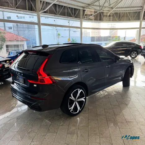 VOLVO XC60 2.0 16V 4P FLEX T8 RECHARGE HBRIDO ULTIMATE DARK AWD TURBO GEARTRONIC AUTOMTICO, Foto 4