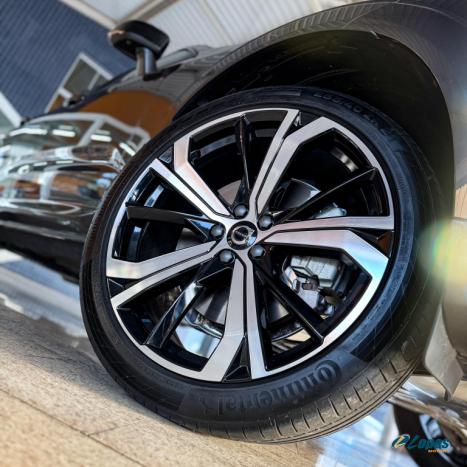 VOLVO XC60 2.0 16V 4P FLEX T8 RECHARGE HBRIDO ULTIMATE DARK AWD TURBO GEARTRONIC AUTOMTICO, Foto 8