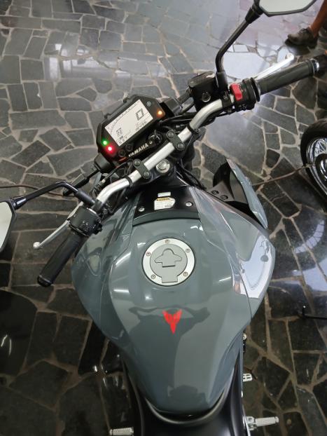 YAMAHA MT-03 300 ABS, Foto 4