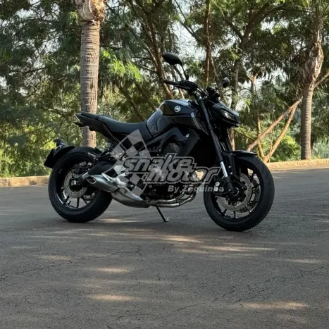 YAMAHA MT-09 850 ABS, Foto 1
