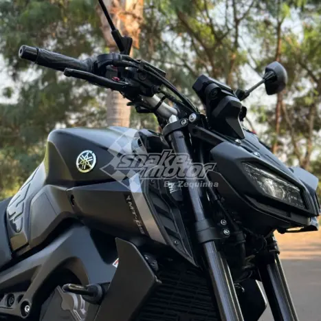 YAMAHA MT-09 850 ABS, Foto 2
