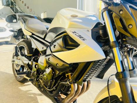 YAMAHA XJ6 600 SP, Foto 2