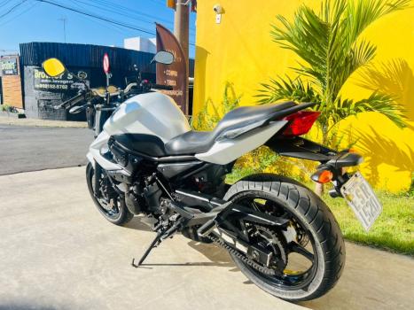 YAMAHA XJ6 600 SP, Foto 4