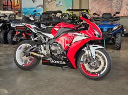 HONDA CBR 1000 RR FIRE BLADE