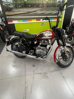 ROYAL ENFIELD Classic 500 