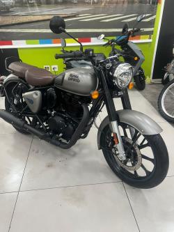 ROYAL ENFIELD Classic 500 