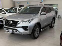 TOYOTA Hilux SW4 2.8 4P SRX 4X4 TURBO DIESEL AUTOMTICO