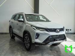 TOYOTA Hilux SW4 2.8 16V 4P SRX PLATINUM 4X4 7 LUGARES TURBO DIESEL AUTOM�TICO