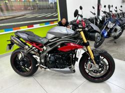 TRIUMPH Speed Triple 1050 R