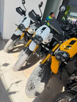 TRIUMPH Street Scrambler 900 