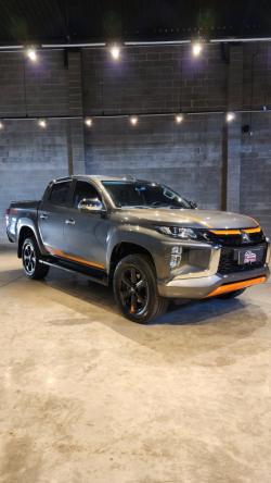 MITSUBISHI L 200 Triton 2.4 16V SPORT HPE 4X4 CABINE DUPLA TURBO DIESEL AUTOMTICO