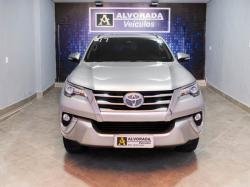 TOYOTA Hilux SW4 2.8 16V 4P SRX 4X4 7 LUGARES TURBO DIESEL AUTOMTICO